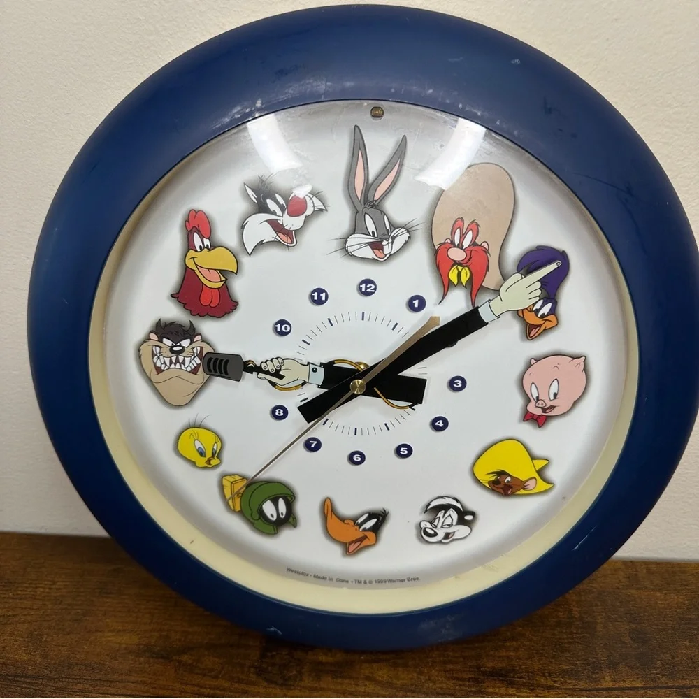 Vintage Looney Tunes Wall Clock Warner Bros Cartoon Character Retro Decor (work)
